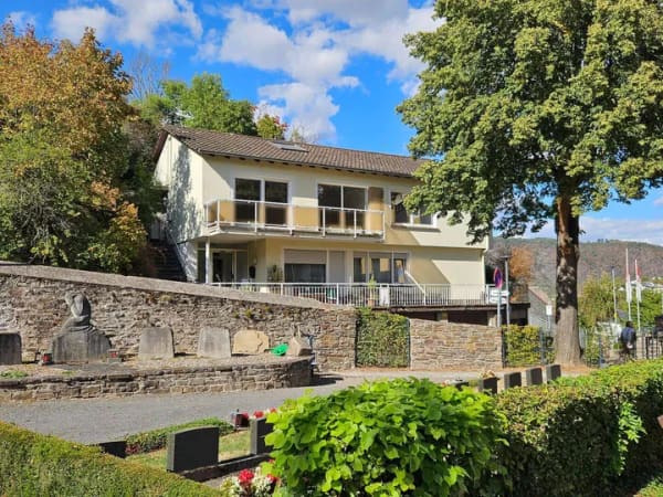 Immobilie in Cochem - Zweifamilienhaus im Dornröschenschlaf wartet auf Prinzen zum Wachküssen - Bild 1