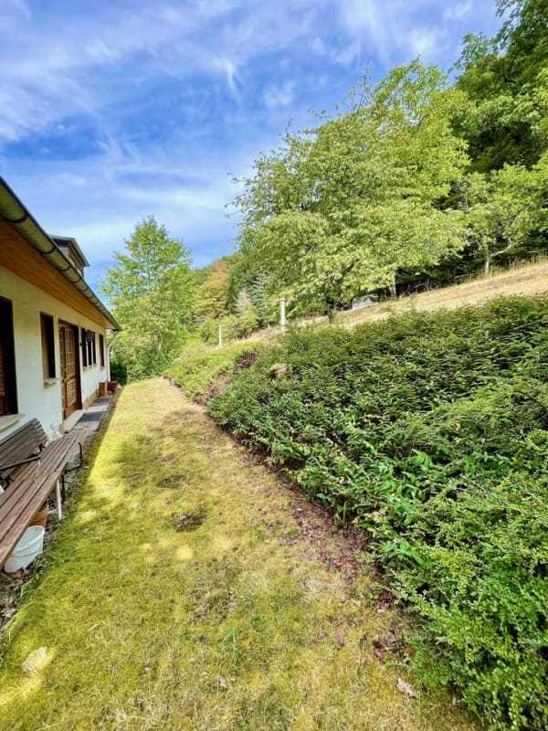 Immobilie in Dahlheim - Schönes und solides Einfamilienhaus  mit Garage, Garten und Balkon, schön gelegen in Dahlheim - Bild 3