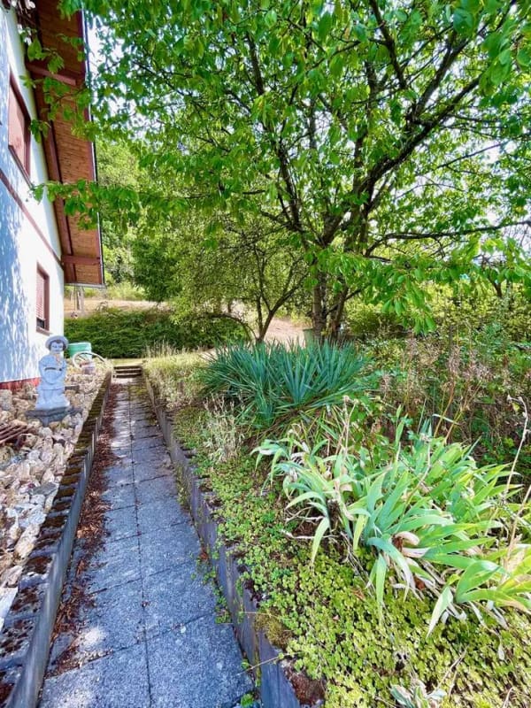 Immobilie in Dahlheim - Schönes und solides Einfamilienhaus  mit Garage, Garten und Balkon, schön gelegen in Dahlheim - Bild 4