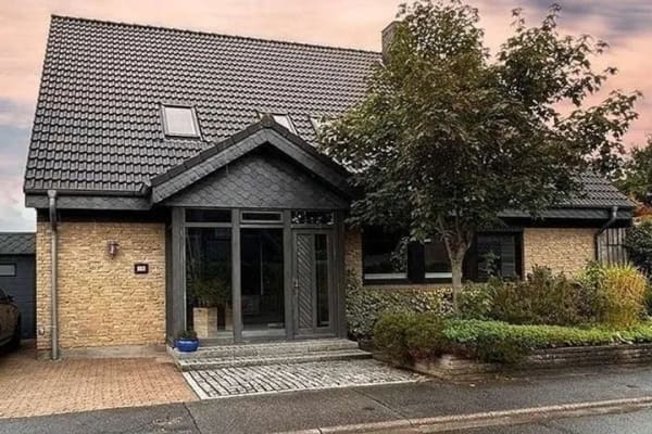 Immobilie in Großenwiehe - Großzügiges Einfamilienhaus mit laufenden Modernisierungen und viel Platz für die Familie - Bild 1