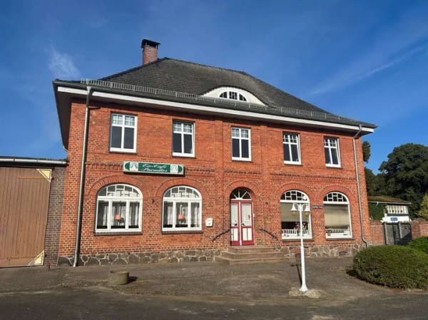 Immobilie in Ruhner Berge - Historisches Wohn- und Geschäftshaus mit Charme, Geschichte und vielseitigem Nutzungspotenzial - Bild 0