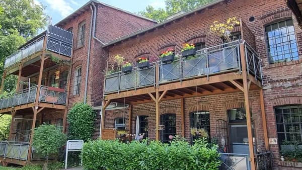 Immobilie in Schwelm - WOHNEN MIT CHARME UND GESCHICHTE AM EHRENBEG – VERMIETETE DENKMALGESCHÜTZTE WOHNUNG IN RUHIGER  - Bild 0