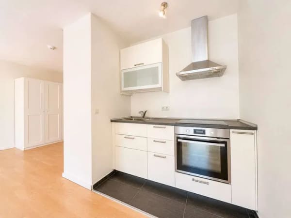 Immobilie in Flensburg - ASMUSSEN IMMOBILIEN - 1,5 Zimmer in zentraler Stadtlage - Bild 2