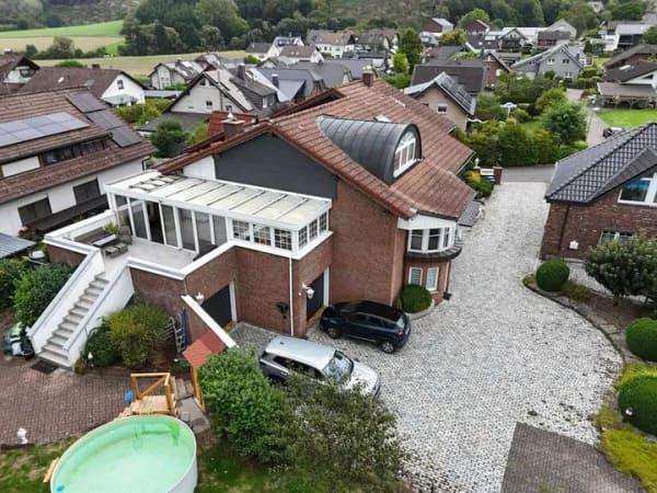 Immobilie in Neuenrade - Top gepflegtes Mehrfamilienhaus in Altenaffeln mit über 200qm großer luxuriöser Eigentümerwohnung!!! - Bild 0