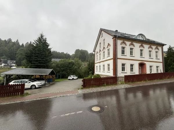 Immobilie in Breitenbrunn/Erzgebirge - Mehrfamilienhaus mit großer Garage in Breitenbrunn - Bild 0