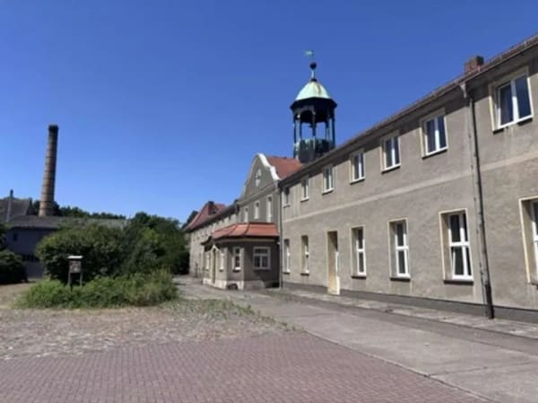 Immobilie in Dommitzsch - Geschichte bewahren -            
Zukunft gestalten
Rittergut mit weiten Ländereien in idyllischer - Bild 3