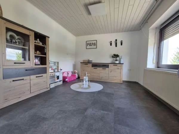 Immobilie in Reifenberg - Teilrenoviertes Wohnhaus mit 2 Vollgeschoßen und Keller   - Bild 2