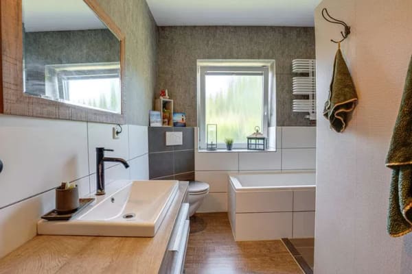 Immobilie in Jübek - Ein Haus, viele Perspektiven: Zweifamilienhaus für Familie, Vermietung & mögliche Gewerbenutzung! - Bild 4