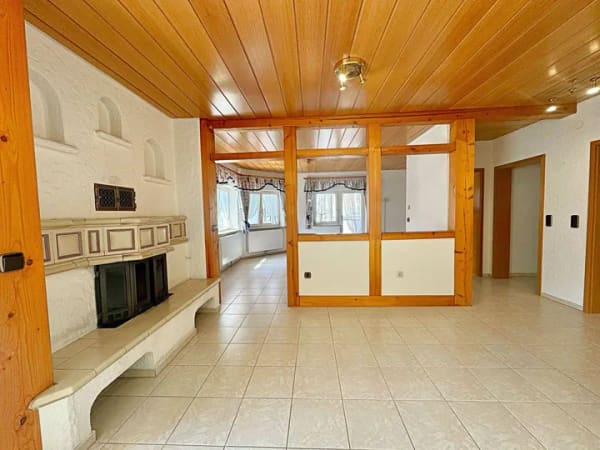 Immobilie in Meßkirch - Großzügige 5,5-Zimmer Erdgeschosswohnung mit Garage & Balkon - Bild 3