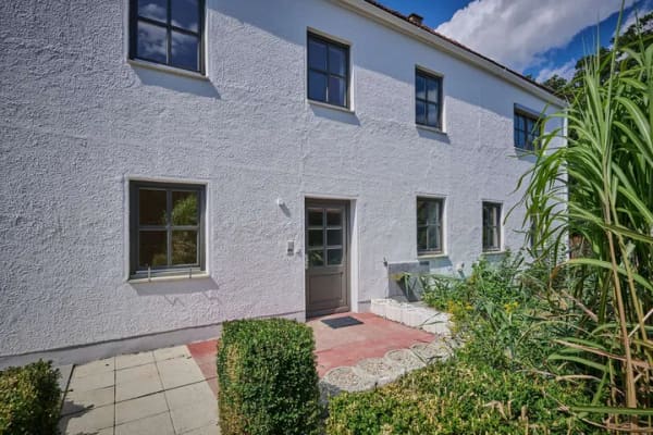 Immobilie in Mengkofen - Frisch modernisiertes (2026) Einfamilienhaus mit Charme in Mengkofen‑Hüttenkofen - Bild 0