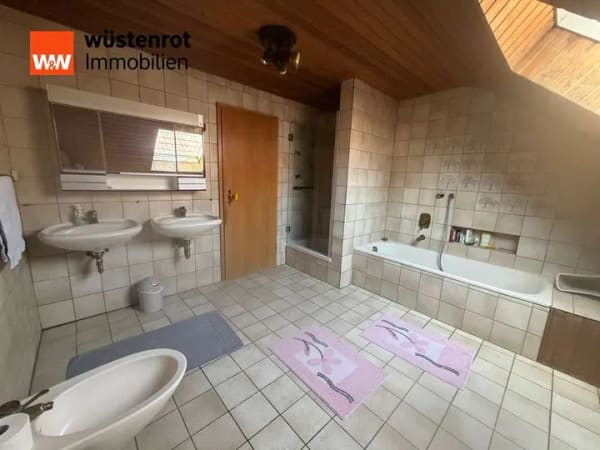 Immobilie in Dielheim - Zweifamilienhaus mit Potenzial in zentraler Lage von Dielheim-Horrenberg - Bild 2