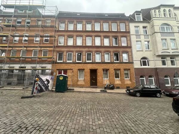 Immobilie in Kiel - Mehrfamilienhaus mit 8 Wohneinheiten in 24143 Kiel-Gaarden - Bild 0