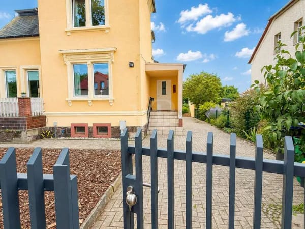Immobilie in Weinböhla - Ein Zuhause mit Charakter – stilvolles Einfamilienhaus mit schönem Grundstück in Weinböhla - Bild 0