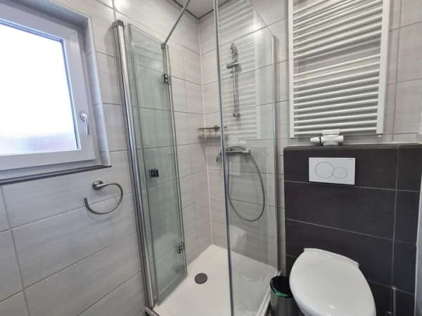 Immobilie in Brechen - Ideales Wohnhaus mit ELW bietet große Terrasse, Garten, Garage - zentral und ruhig in Niederbrechen - Bild 4