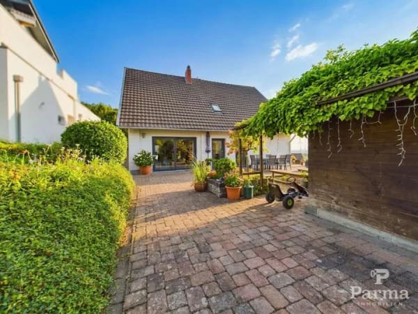 Immobilie in Hürtgenwald - Freistehendes Zweifamilienhaus mit Waldgrundstück und Panoramablick in Hürtgenwald-Gey - Bild 0