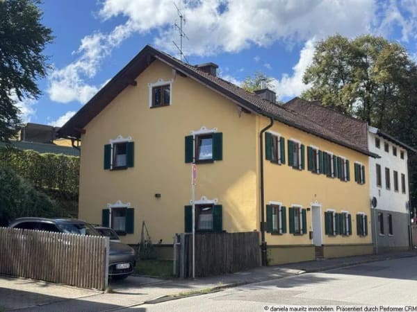 Immobilie in Grafing bei München - Ein Haus mit Charakter und Geschichte - Charmantes Einfamilienhaus von 1892 mit viel Platz  für eine große Familie - Bild 0