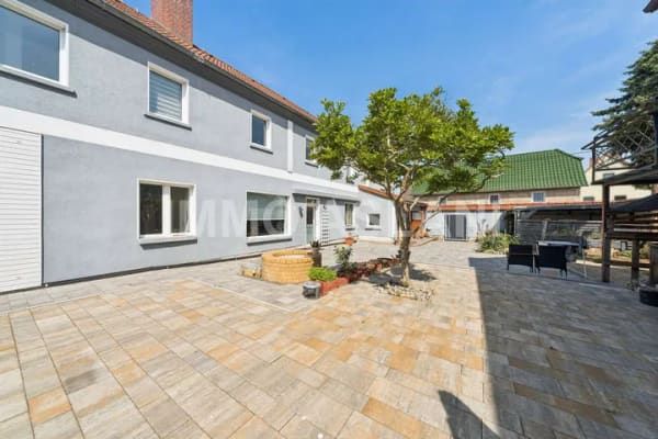 Immobilie in Markranstädt - Raum für große Pläne - EFH in Großlehna: 284m² Wohnen, 387m² Nutzfläche, Kamin und großer Hofbereich - Bild 2