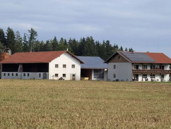 Immobilie in Kirchweidach - Landwirtschaftliches Anwesen - idyllische Alleinlage  - Bild 0