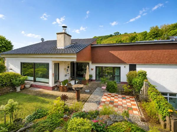 Immobilie in Zwingenberg - Architektenhaus mit traumhaftem Garten in Top Lage. (Wohnfläche 215m² + ausgebaute 75m² ) - Bild 0