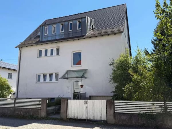 Immobilie in Beimerstetten - Kapitalanlage mit Perspektive: Gepflegtes Mehrfamilienhaus in Beimerstetten zu verkaufen - Bild 1