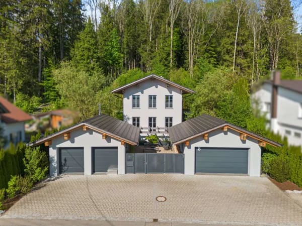 Immobilie in Wolfertschwenden - Modernes Wohnhaus in Waldrandlage - Bild 0