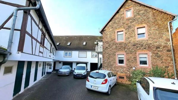Immobilie in Neuberg - Kapitalanlage! Ensemble aus 2 MFH m. Garten, Ortskern v. Neuberg-Rüdigheim - Bild 0