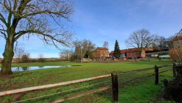 Immobilie in Neuberg - Kapitalanlage! Ensemble aus 2 MFH m. Garten, Ortskern v. Neuberg-Rüdigheim - Bild 1