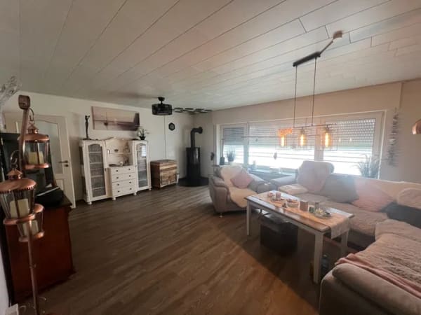 Immobilie in Edewecht - Einfamilienhaus auf ca. 3500 qm Grundstück in Edewecht-Husbäke - Bild 1