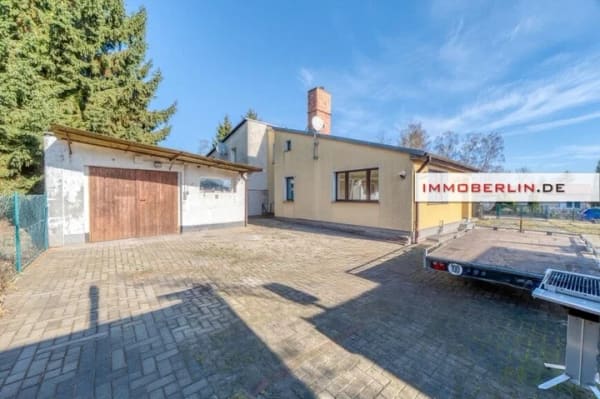 Immobilie in Velten - IMMOBERLIN.DE - Interessantes Haus mit Potenzial, Garage und Nebengebäude in ländlicher Lageharmonie - Bild 2