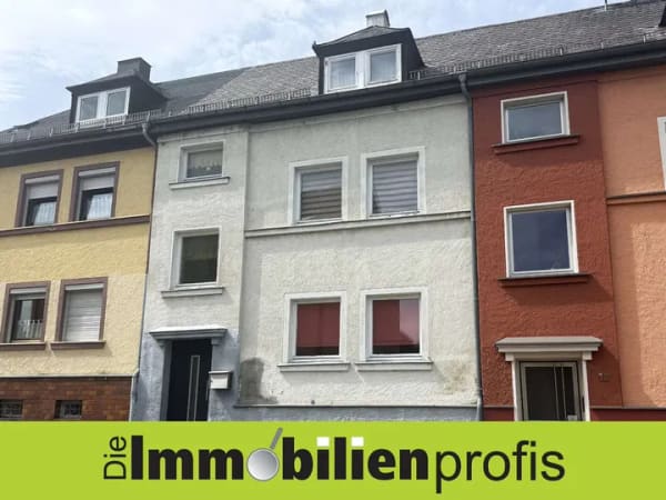 Immobilie in Helmbrechts - H-1143 - Helmbrechts: Preiswertes Stadthaus für Handwerker - Bild 0