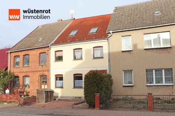 Immobilie in Stavenhagen - MODERNISIERTES WOHNHAUS FAST IN DER STADTMITTE MIT ZWEI BÄDERN UND KELLER UND GARTEN - Bild 3