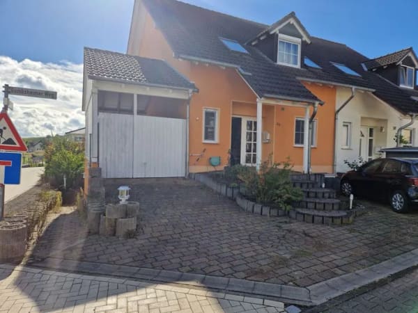 Immobilie in Siefersheim - Sehr schöne DHH mit ELW für Wohnen + Arbeiten in ruhiger, unverbauter Feldrandlage - Bild 1