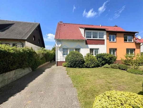 Immobilie in Süpplingenburg - gemütliche Doppelhaushälfte mit großem Garten - Bild 1
