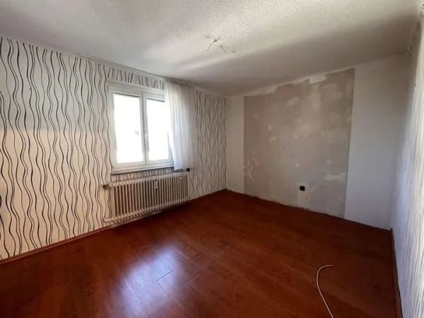 Immobilie in Erdmannhausen - Große 6-Zimmer-Wohnung mit möglichem Dachgeschossausbau! - Bild 2