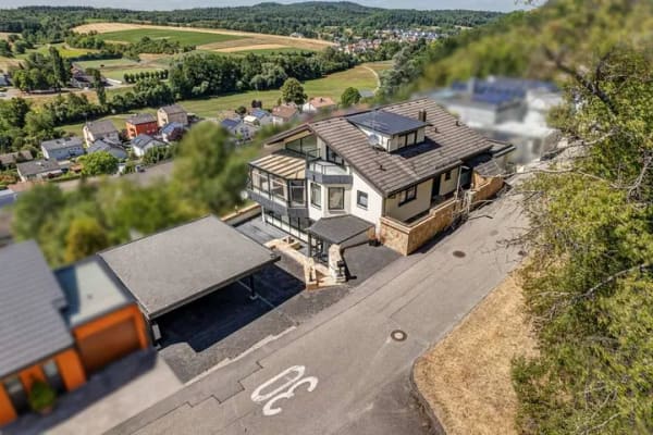 Immobilie in Untergruppenbach - Wohnen mit Charakter: Großzügiges Anwesen mit Aussicht und Einliegerwohnung - Bild 0