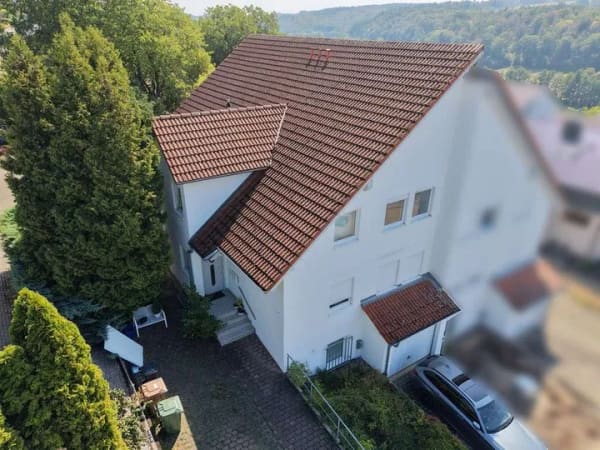 Immobilie in Neckarbischofsheim - Doppelhaushälfte mit zwei Wohnungen in Neckarbischofsheim! - Bild 0