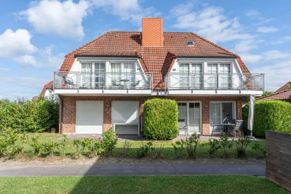 Immobilie in Wangerland - Attraktive Ferienwohnung mit Mobiliar und Balkon in begehrter Lage von Hooksiel - Bild 1