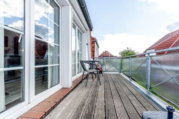 Immobilie in Wangerland - Attraktive Ferienwohnung mit Mobiliar und Balkon in begehrter Lage von Hooksiel - Bild 4