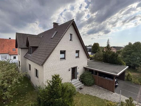 Immobilie in Verl - Großzügiges Zweifamilienhaus mit vielseitigen Nutzungsmöglichkeiten in Verl - Bild 0