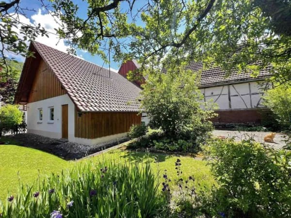Immobilie in Lichtenstein - Einfamilienhaus mit herrlichem Gartengrundstück und separatem Garagenhaus - Bild 2