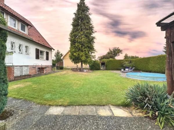 Immobilie in Bad Salzdetfurth - Charmantes Einfamilienhaus mit großem Garten in Östrum bei Bad Salzdetfurth - Bild 2