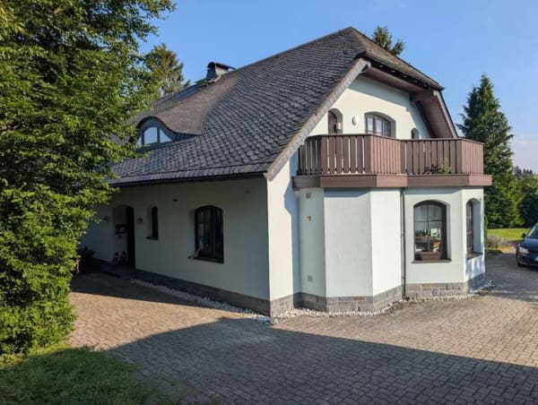 Immobilie in Schönheide - Familienidyll im Grünen – 200 m² Wohnfläche mit Einliegerwohnung - Bild 0