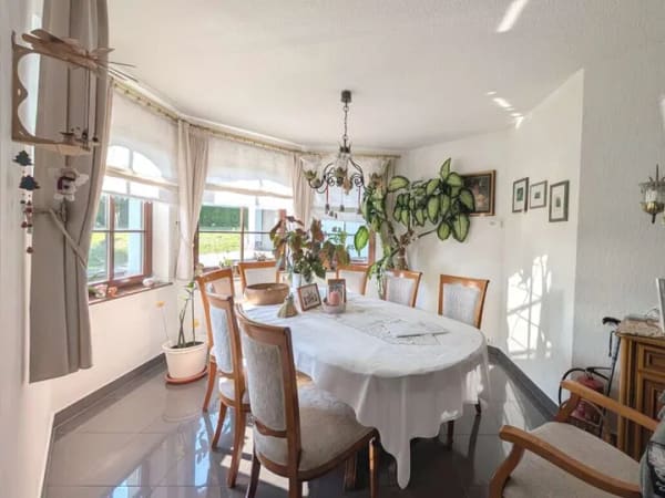 Immobilie in Schönheide - Familienidyll im Grünen – 200 m² Wohnfläche mit Einliegerwohnung - Bild 2