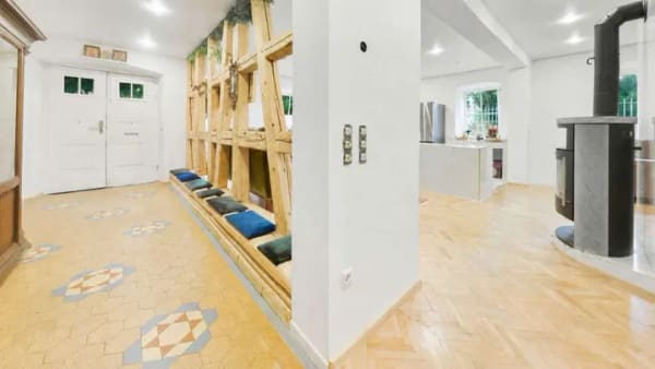 Immobilie in Öhringen - Denkmalgeschütztes Stadthaus im Zentrum Öhringens – ca. 320 m² für Wohnen und Arbeiten - Bild 0