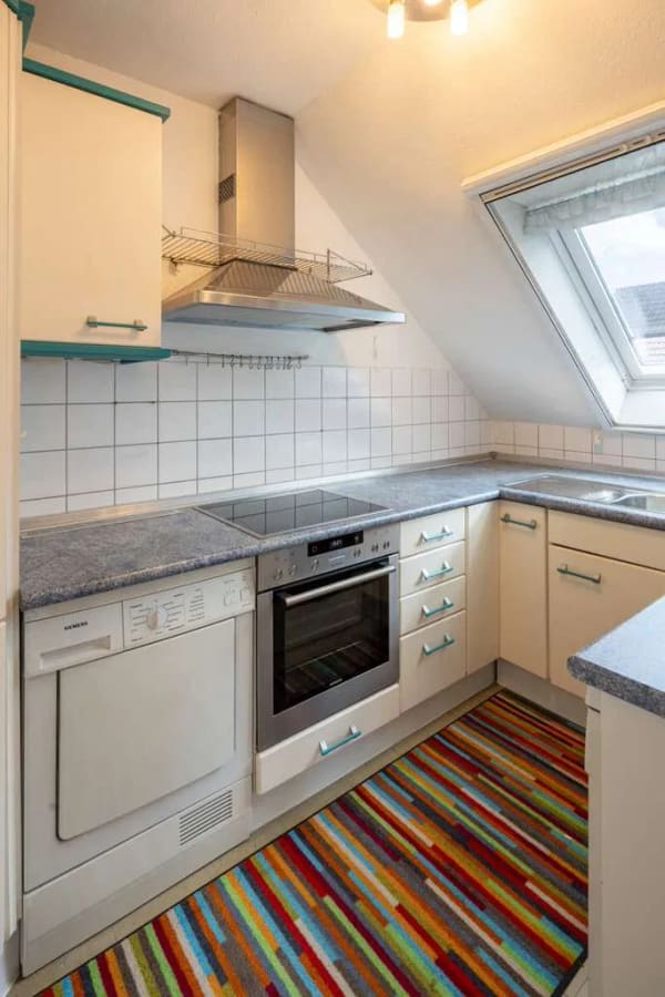 Immobilie in Memmingen - Gepflegte 3-Zimmer-Dachgeschosswohnung mit Balkon in ruhiger Lage von Memmingen - Bild 3