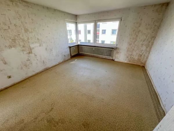 Immobilie in Bremerhaven - Handwerker aufgepasst! Zentral gelegene Wohnung mit Potenzial - Bild 0