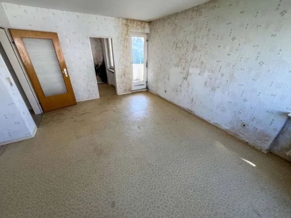 Immobilie in Bremerhaven - Handwerker aufgepasst! Zentral gelegene Wohnung mit Potenzial - Bild 2