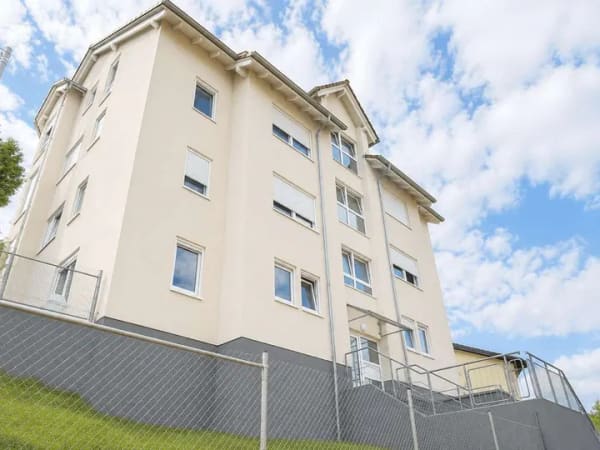 Immobilie in Schriesheim - Ankommen und Wohlfühlen: Charmante Dachgeschosswohnung mit Wohlfühlcharakter! - Bild 0