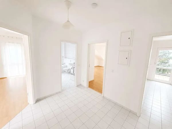 Immobilie in Schriesheim - Ankommen und Wohlfühlen: Charmante Dachgeschosswohnung mit Wohlfühlcharakter! - Bild 3
