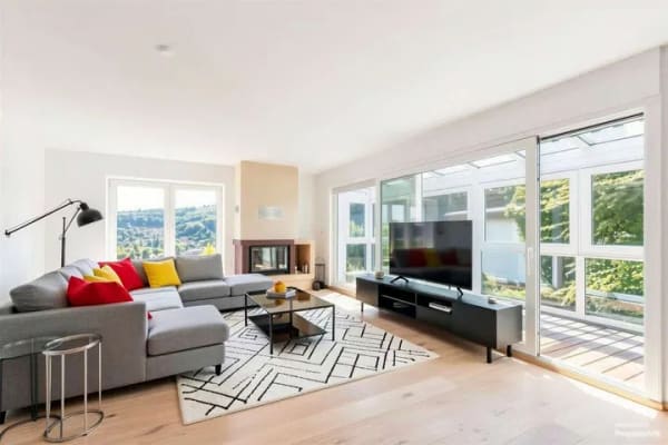 Immobilie in Wilhelmsfeld - Lichtdurchflutetes Einfamilienhaus mit Wintergarten – durchdacht modernisiert in idyllischer Lage - Bild 2